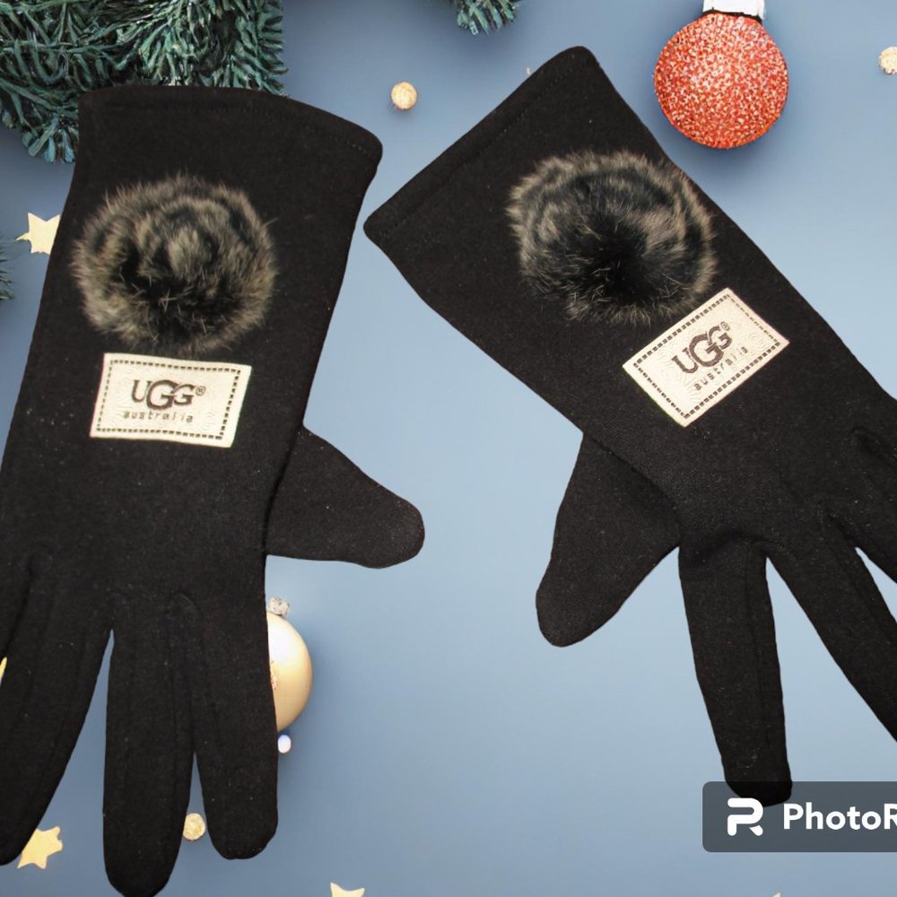 UGG Australia Women's Knit Gloves Chinchilla embellished